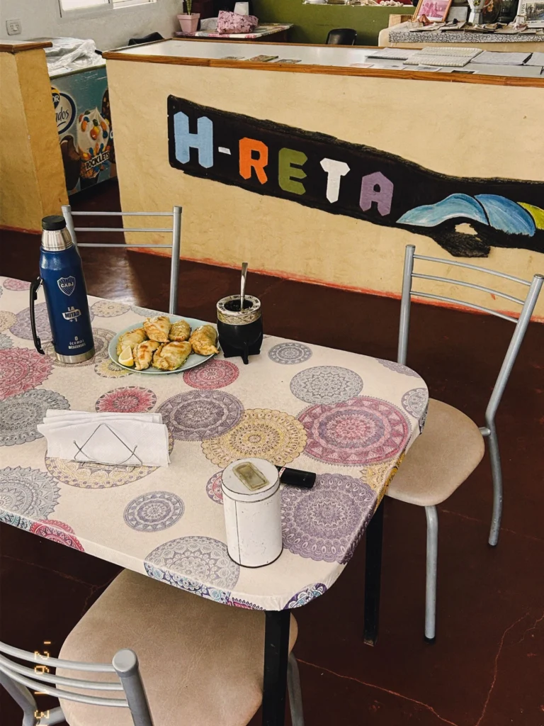 Instagram post from hosteldereta. This post is in position 1.