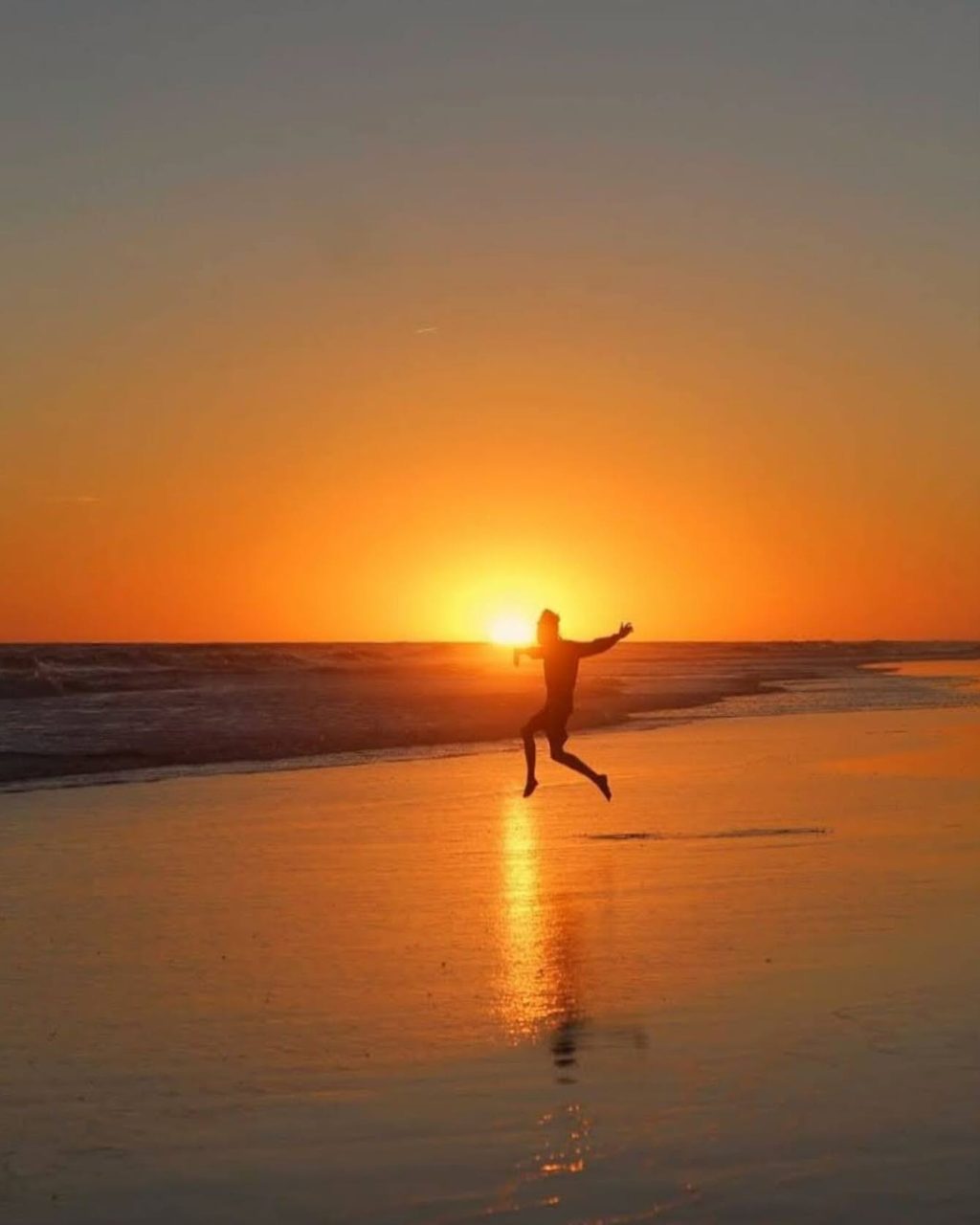 Instagram post from hosteldereta. This post is in position 13.