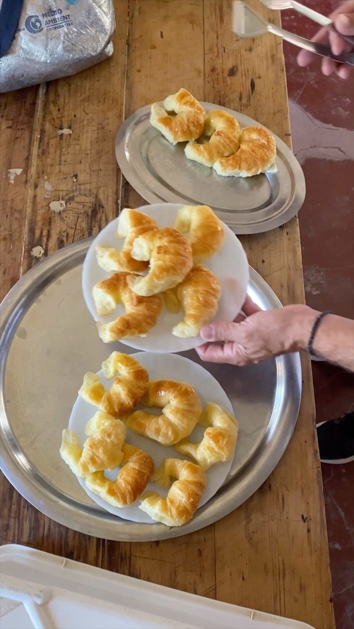 Instagram post from hosteldereta. This post is in position 21.