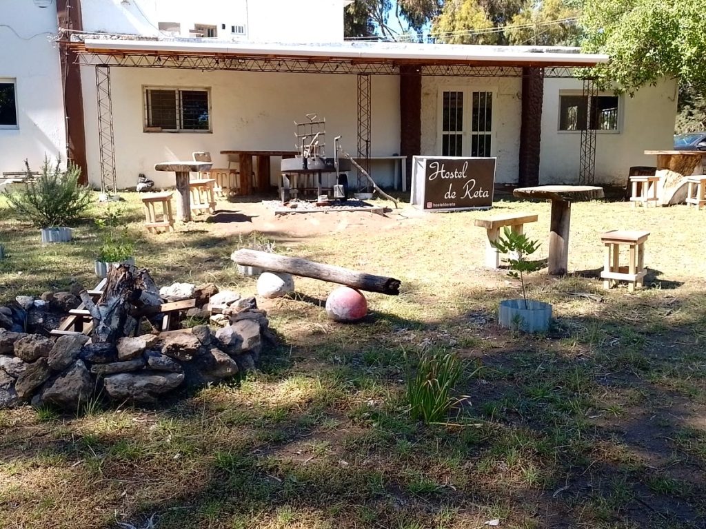 Instagram post from hosteldereta. This post is in position 1.